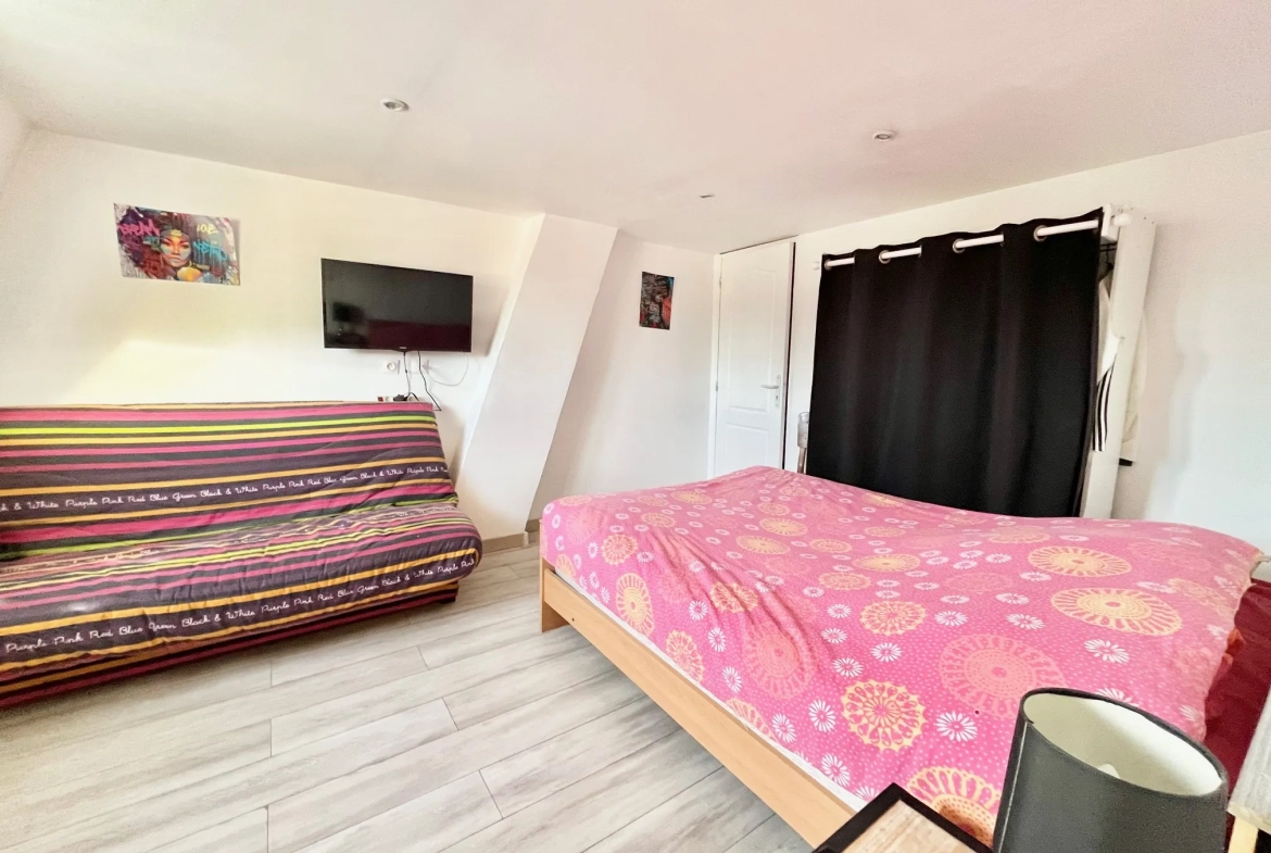 Charmante maison de 108 m² avec jardin et garage près de la frontière belge à Tourcoing 