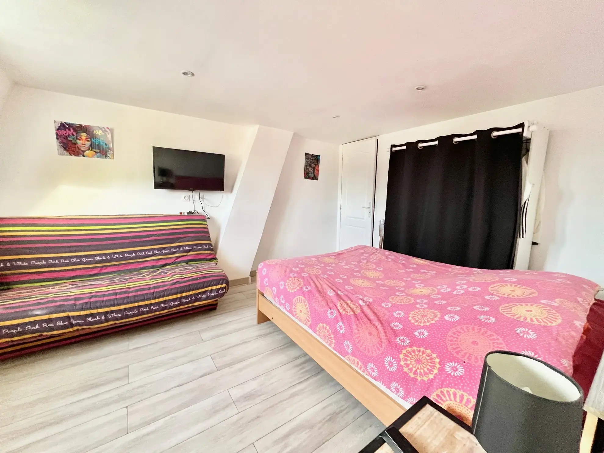Charmante maison de 108 m² avec jardin et garage près de la frontière belge à Tourcoing 
