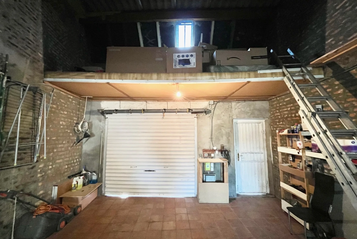 Charmante maison de 108 m² avec jardin et garage près de la frontière belge à Tourcoing 