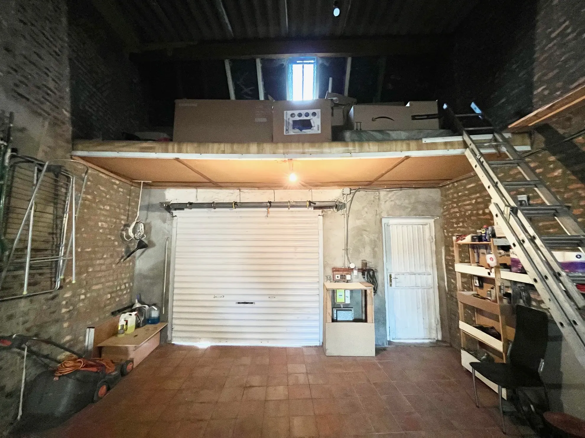 Charmante maison de 108 m² avec jardin et garage près de la frontière belge à Tourcoing 