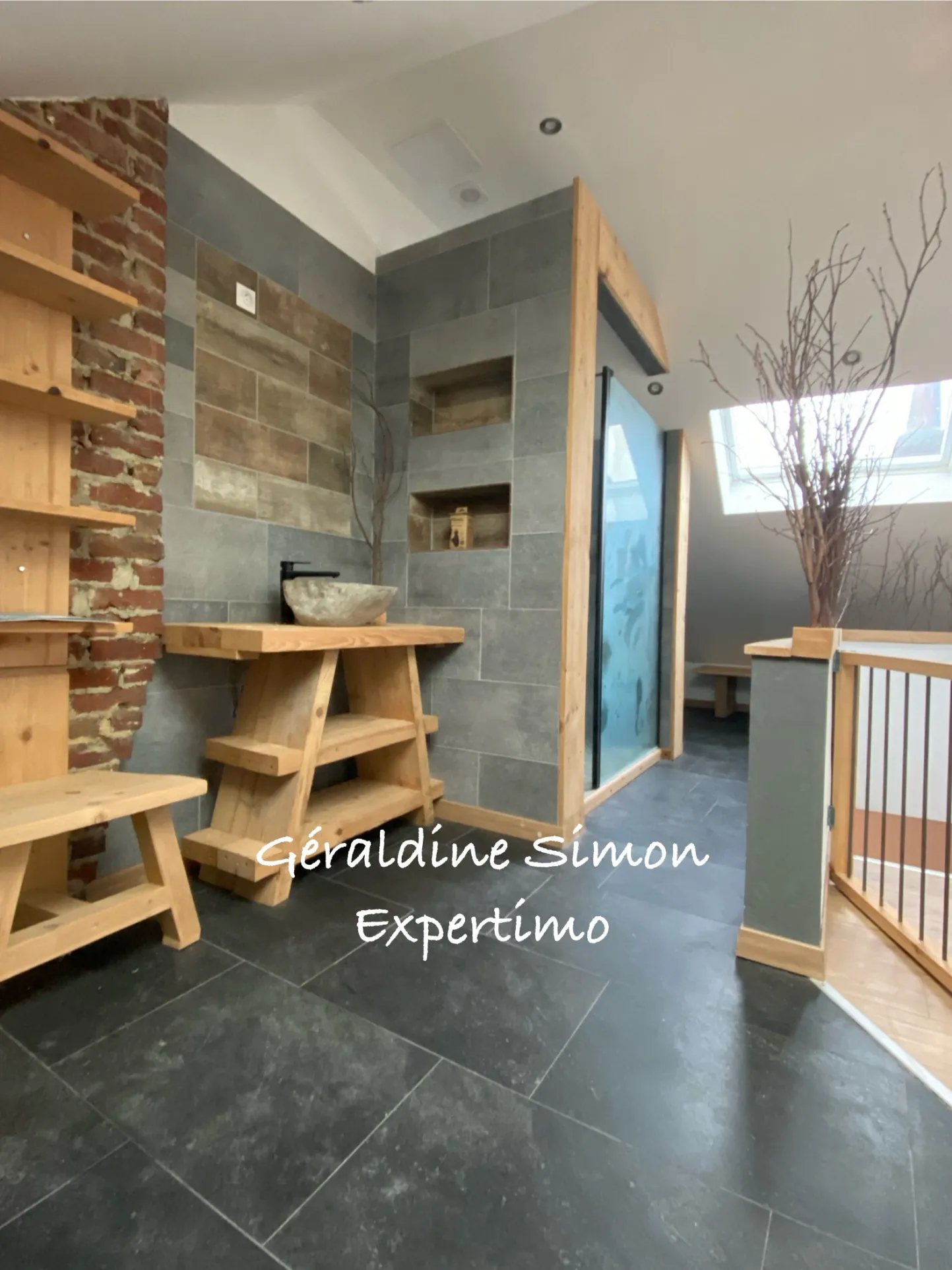 Maison à Lievin de 235 m² avec potentiel mixte et cour spacieuse 