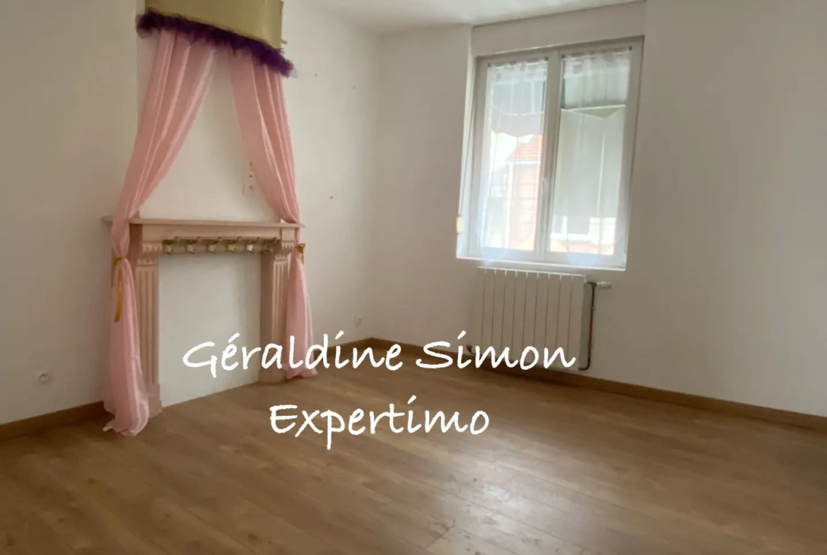 Maison à Lievin de 235 m² avec potentiel mixte et cour spacieuse 