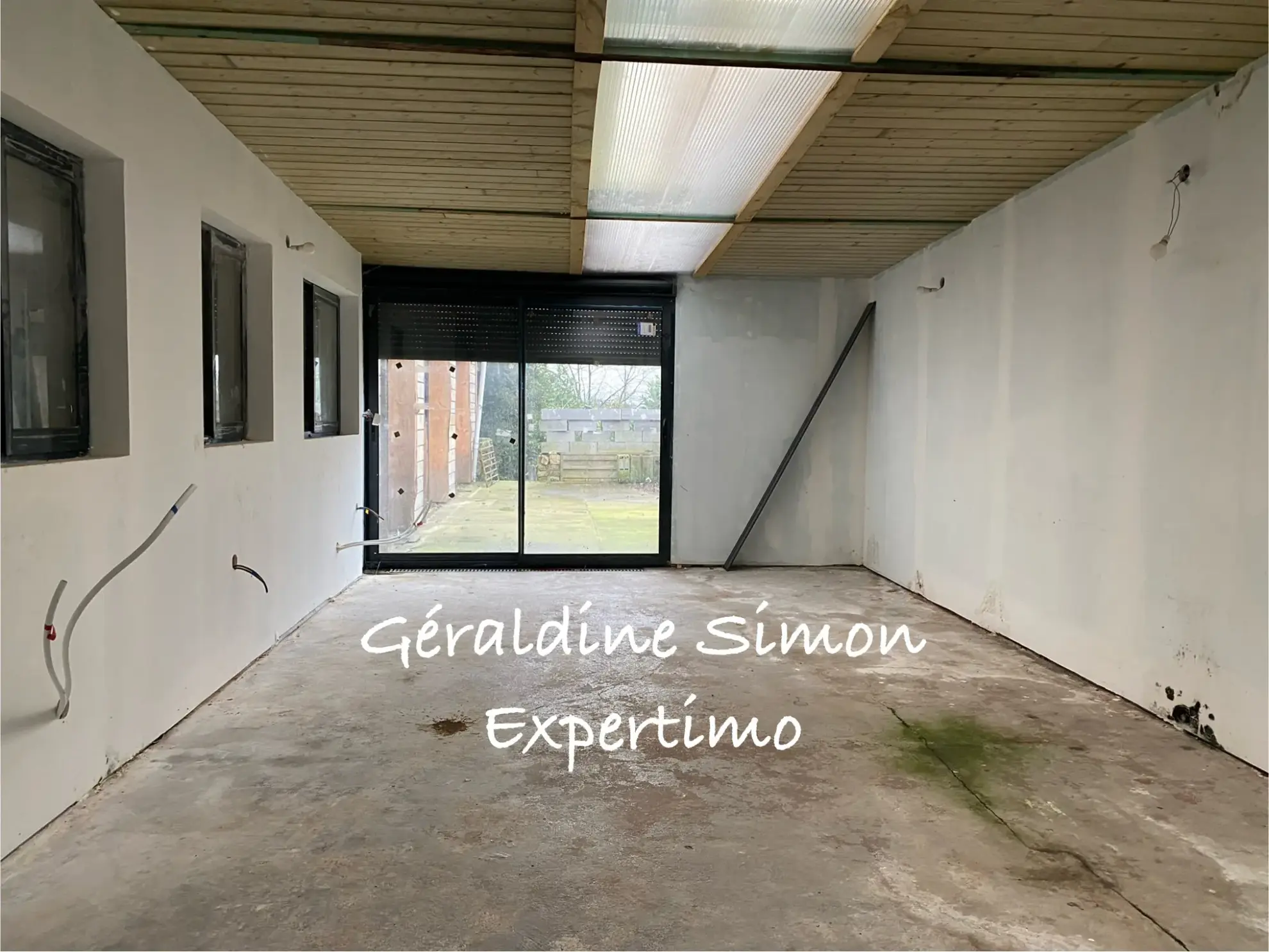 Maison à Lievin de 235 m² avec potentiel mixte et cour spacieuse 