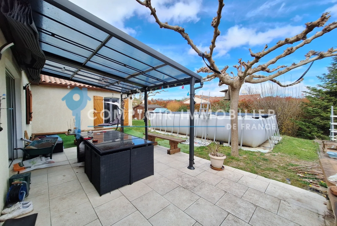 Villa 5 chambres avec terrasse et piscine à Saint-Germain-Des-Prés, proche Soual 