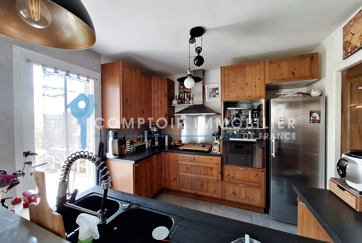 Villa 5 chambres avec terrasse et piscine à Saint-Germain-Des-Prés, proche Soual 