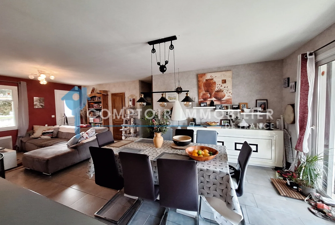 Villa 5 chambres avec terrasse et piscine à Saint-Germain-Des-Prés, proche Soual 
