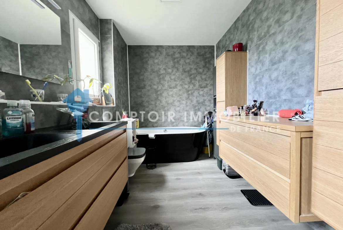 Villa 5 chambres avec terrasse et piscine à Saint-Germain-Des-Prés, proche Soual 