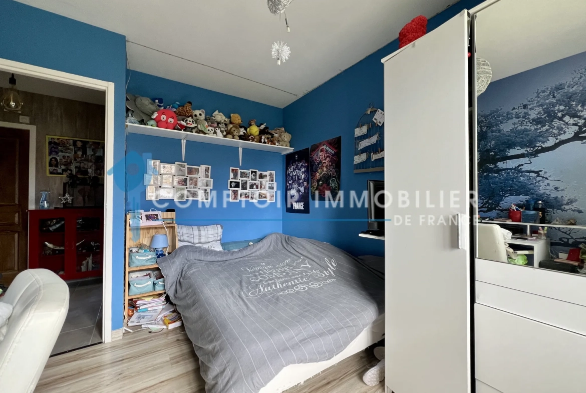 Villa 5 chambres avec terrasse et piscine à Saint-Germain-Des-Prés, proche Soual 