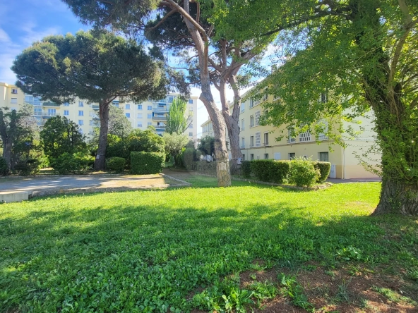 Appartement traversant de 75 m² à Fréjus proche plages - Exclusivité 