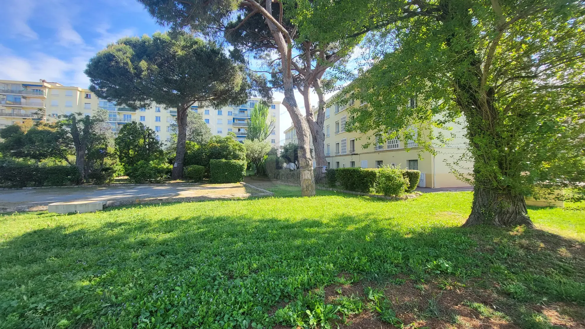 Appartement traversant de 75 m² à Fréjus proche plages - Exclusivité 
