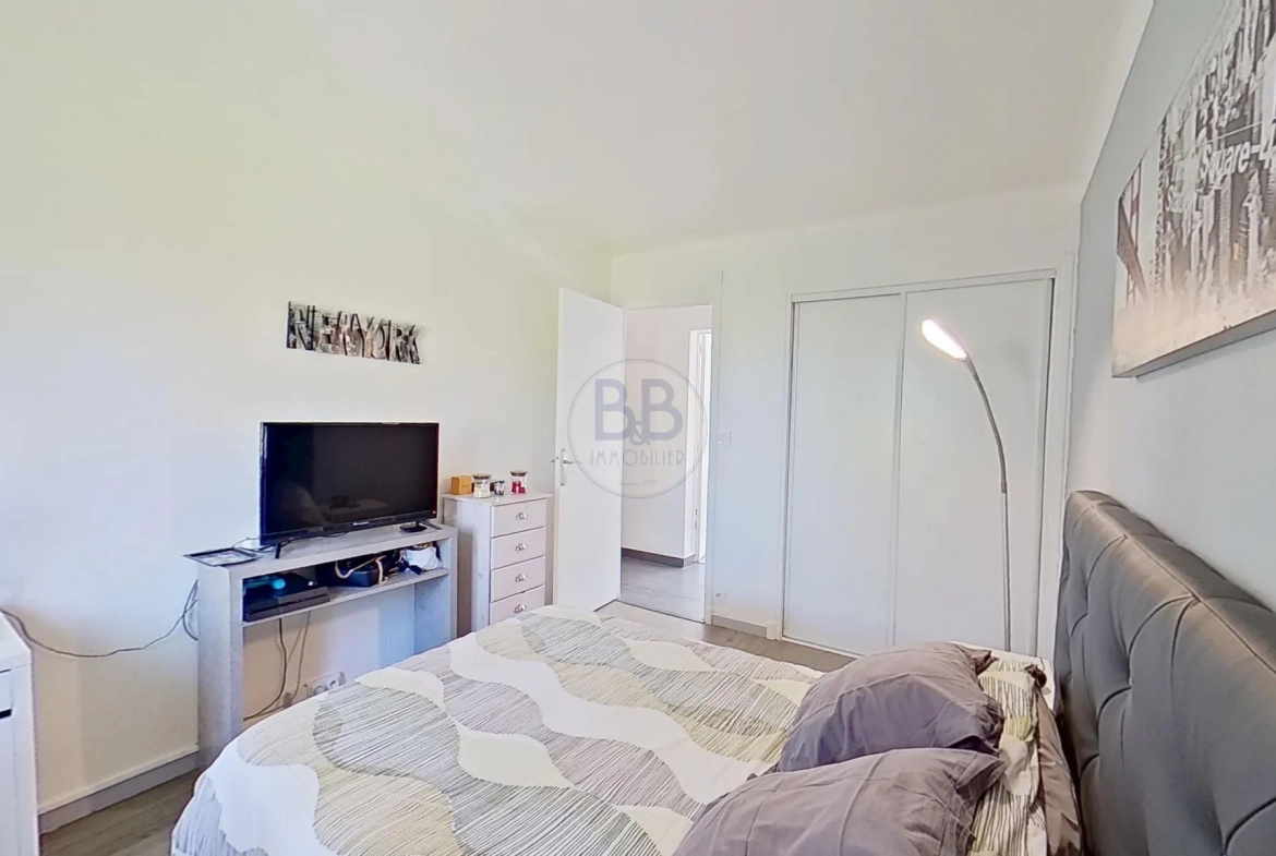 Appartement traversant de 75 m² à Fréjus proche plages - Exclusivité 