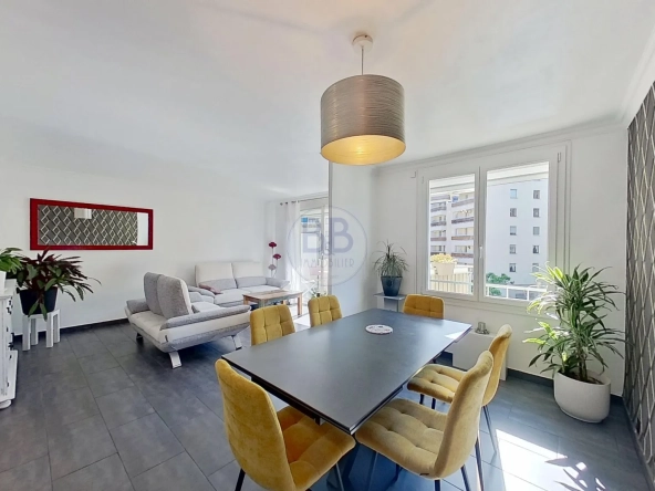 Appartement traversant de 75 m² à Fréjus proche plages - Exclusivité 