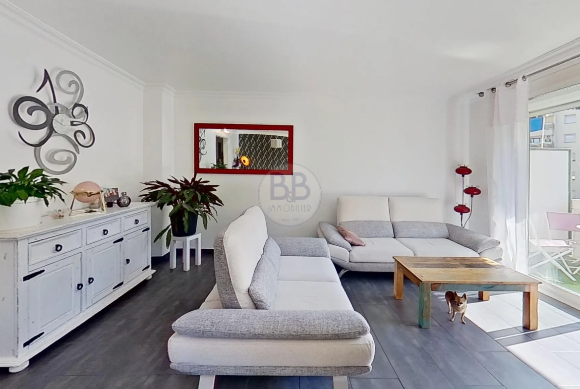 Appartement traversant de 75 m² à Fréjus proche plages - Exclusivité 