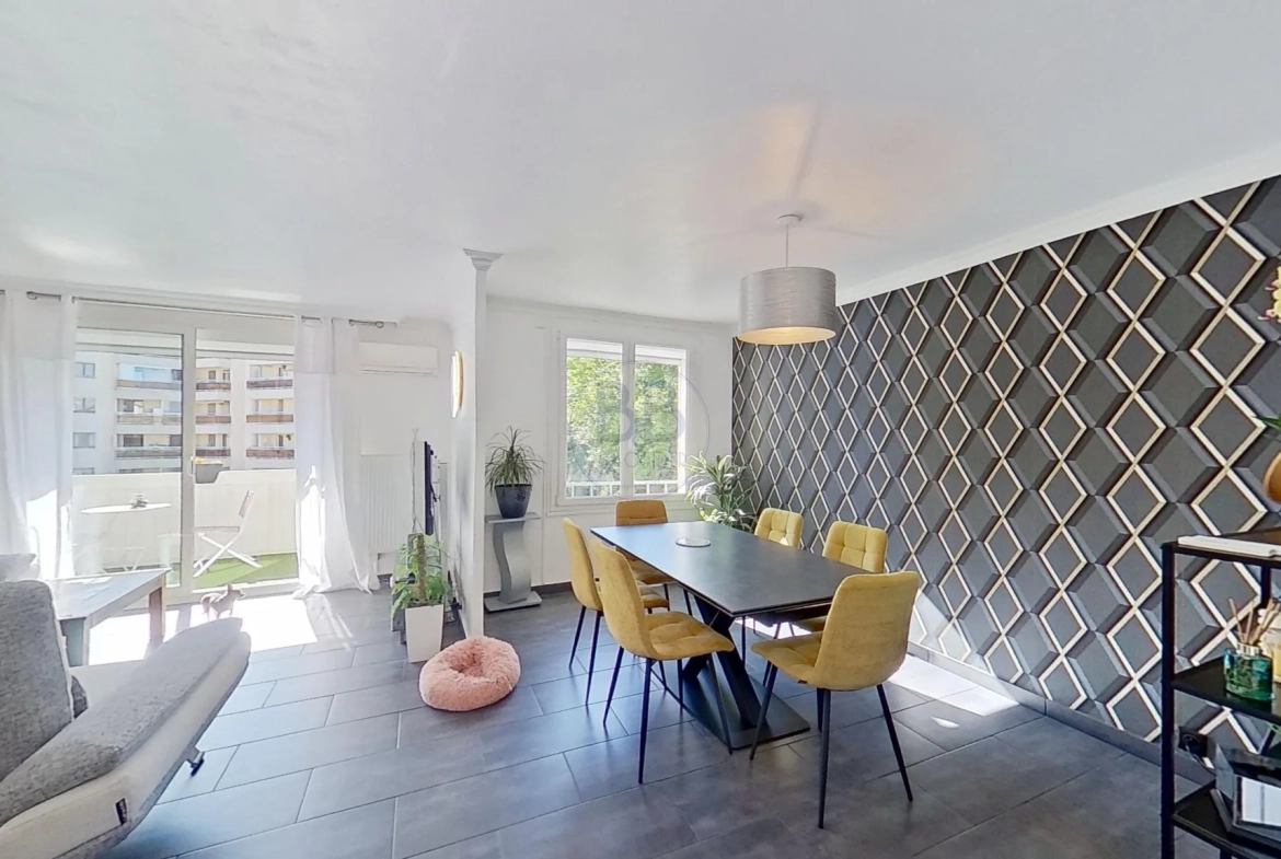 Appartement traversant de 75 m² à Fréjus proche plages - Exclusivité 