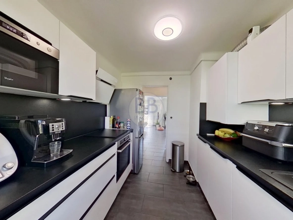 Appartement traversant de 75 m² à Fréjus proche plages - Exclusivité 