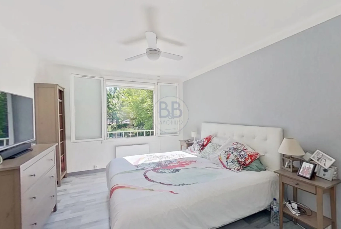Appartement traversant de 75 m² à Fréjus proche plages - Exclusivité 