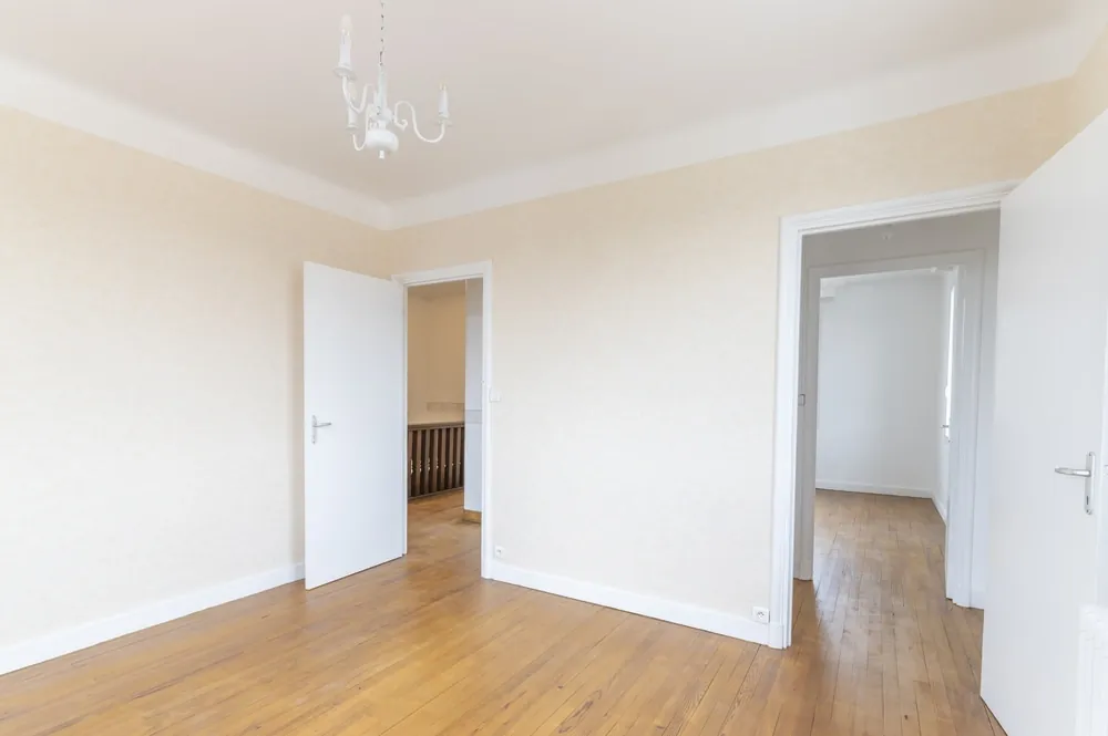 Maison rénovée T6 avec jardin à Meauzac – proximité Montauban 