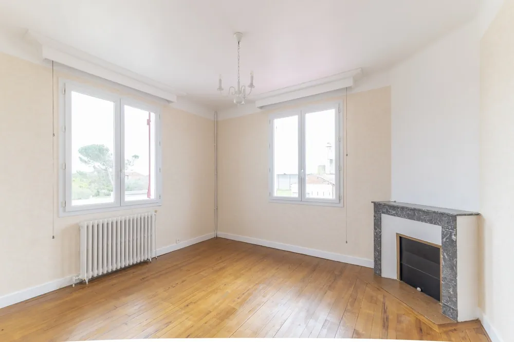 Maison rénovée T6 avec jardin à Meauzac – proximité Montauban 