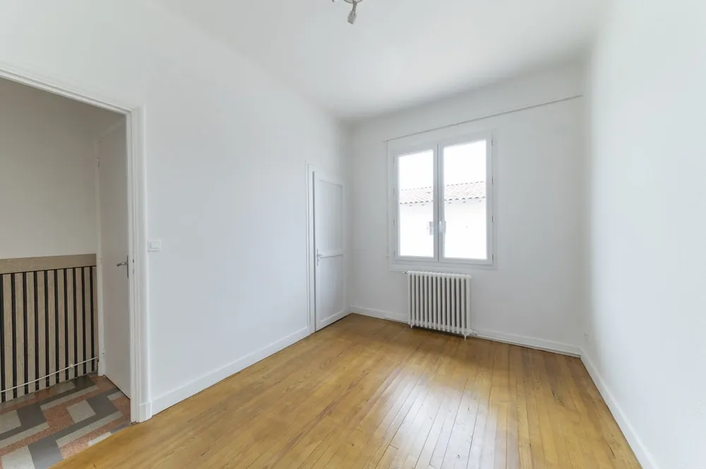 Maison rénovée T6 avec jardin à Meauzac – proximité Montauban 