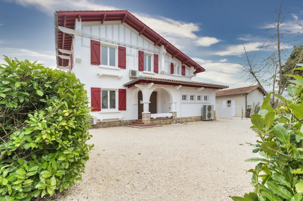 Maison rénovée T6 avec jardin à Meauzac – proximité Montauban 