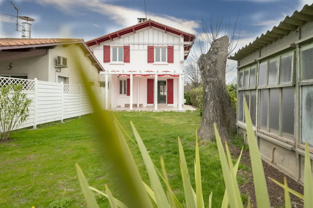 Maison rénovée T6 avec jardin à Meauzac – proximité Montauban 