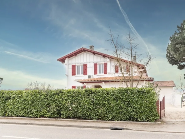 Maison rénovée T6 avec jardin à Meauzac – proximité Montauban