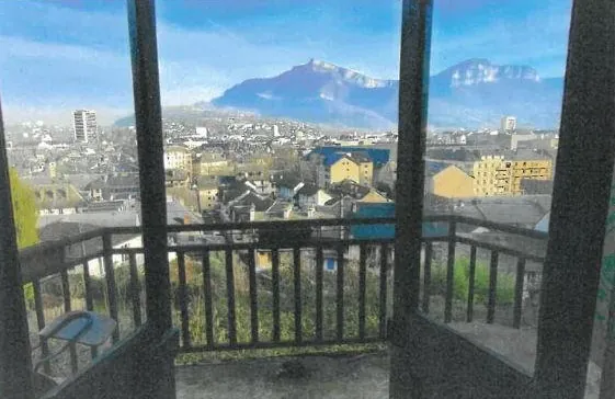 Maison T4 à vendre à Chambéry à 100 000 € avec jardin et terrasse 