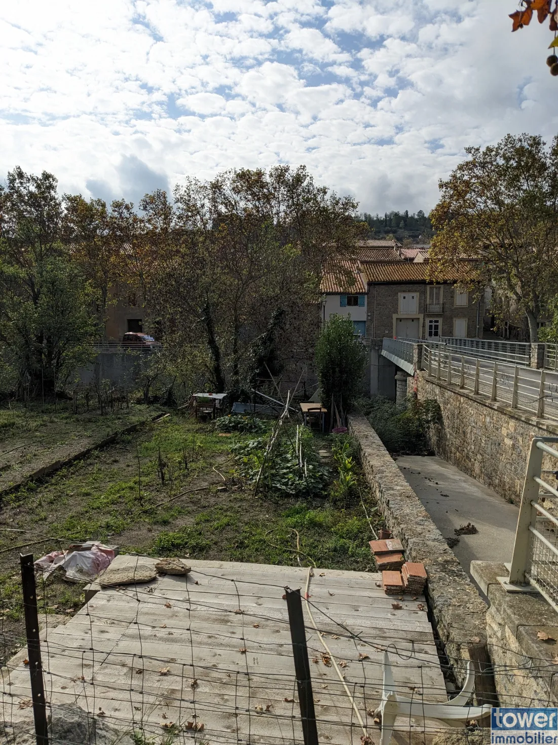 Maison de village avec jardin à Cascastel-des-Corbières, potentiel de restauration 