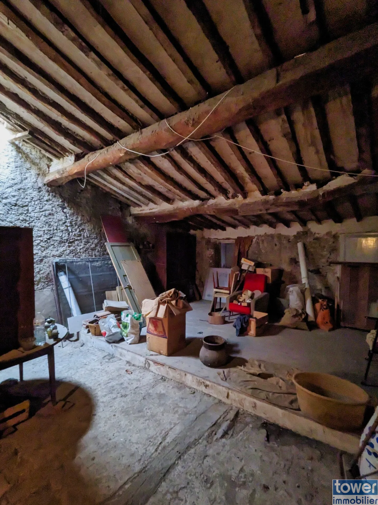 Maison de village avec jardin à Cascastel-des-Corbières, potentiel de restauration 