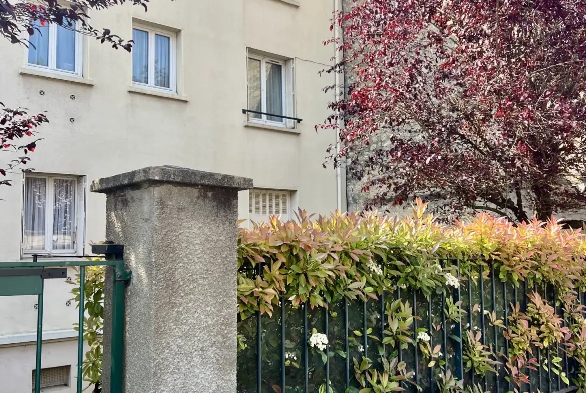 Bel appartement traversant de 70m² avec vue sur la Seine, proche Paris 