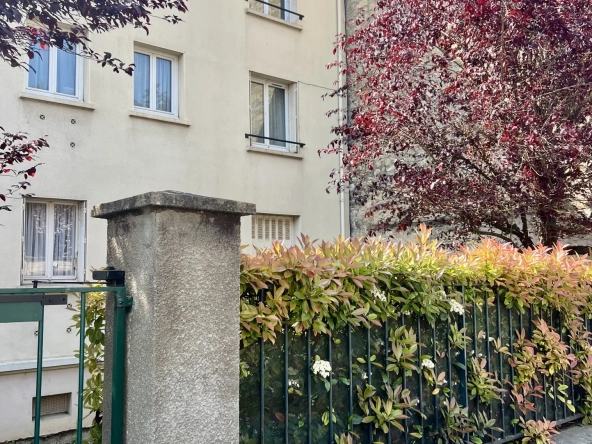 Bel appartement traversant de 70m² avec vue sur la Seine, proche Paris