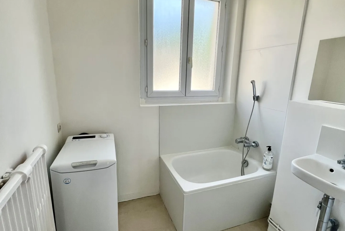 Bel appartement traversant de 70m² avec vue sur la Seine, proche Paris 