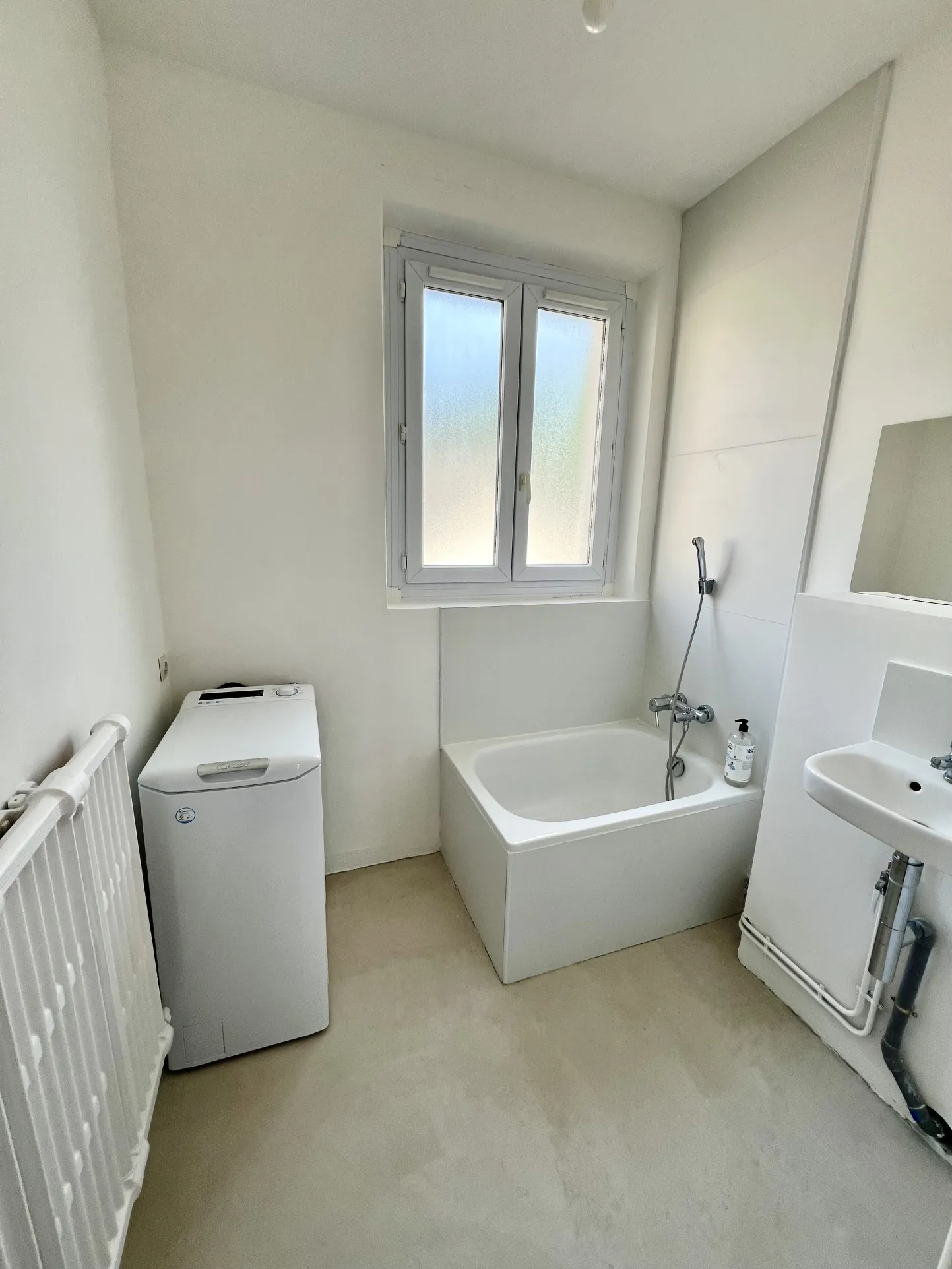 Bel appartement traversant de 70m² avec vue sur la Seine, proche Paris 