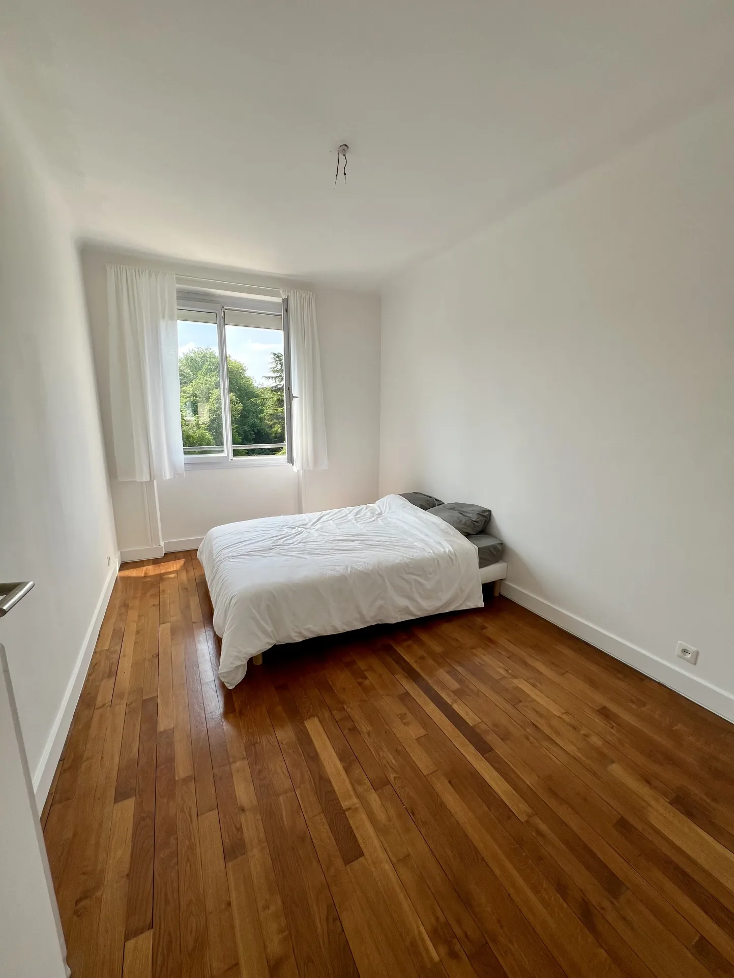 Bel appartement traversant de 70m² avec vue sur la Seine, proche Paris 