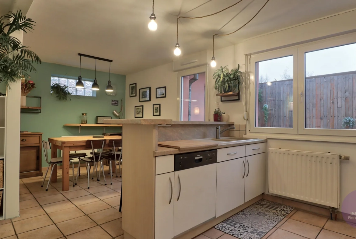 Maison 5 pièces à Erstein de 118,96 m² avec terrasse et garage, charme et confort moderne 
