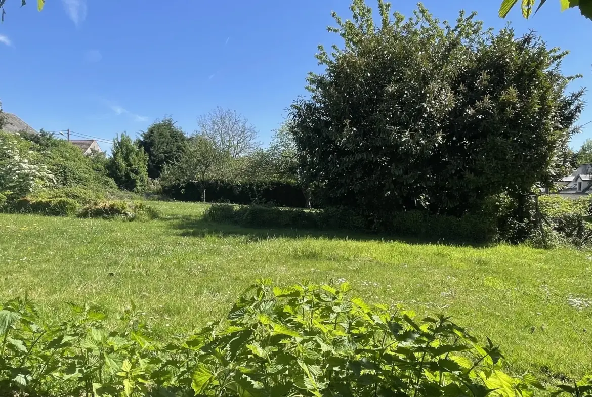 Terrain à bâtir de 1100 m² à Lagny – Exposition plein sud et potentiel d'investissement 