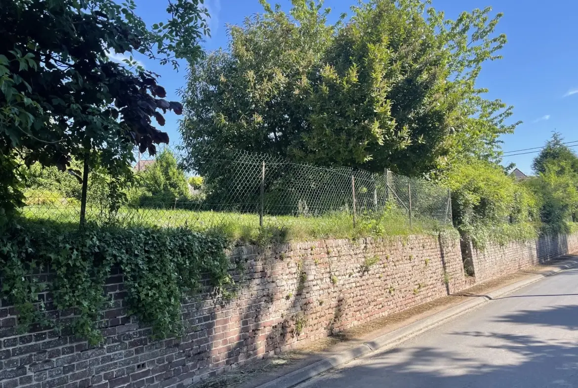 Terrain à bâtir de 1100 m² à Lagny – Exposition plein sud et potentiel d'investissement 