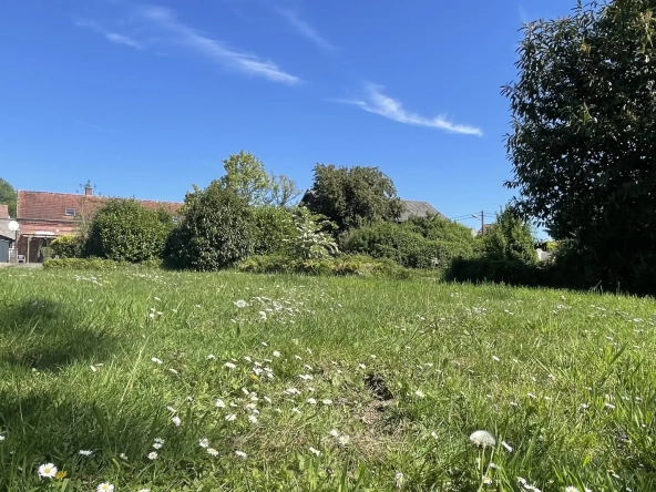 Terrain à bâtir de 1100 m² à Lagny – Exposition plein sud et potentiel d'investissement