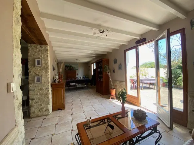 Charmante maison de ville 4 chambres avec jardin et dépendances à Bayeux Sud 