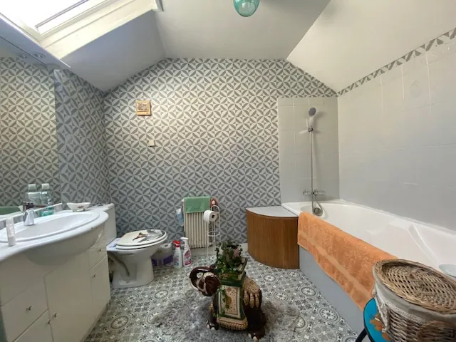 Charmante maison de ville 4 chambres avec jardin et dépendances à Bayeux Sud 