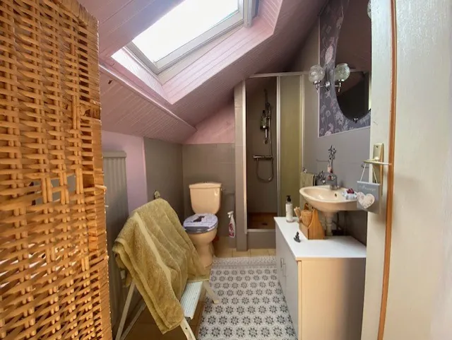 Charmante maison de ville 4 chambres avec jardin et dépendances à Bayeux Sud 