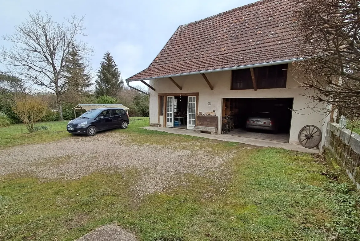 Maison traditionnelle à vendre à Chapelle-Voland avec dépendances et grand terrain 