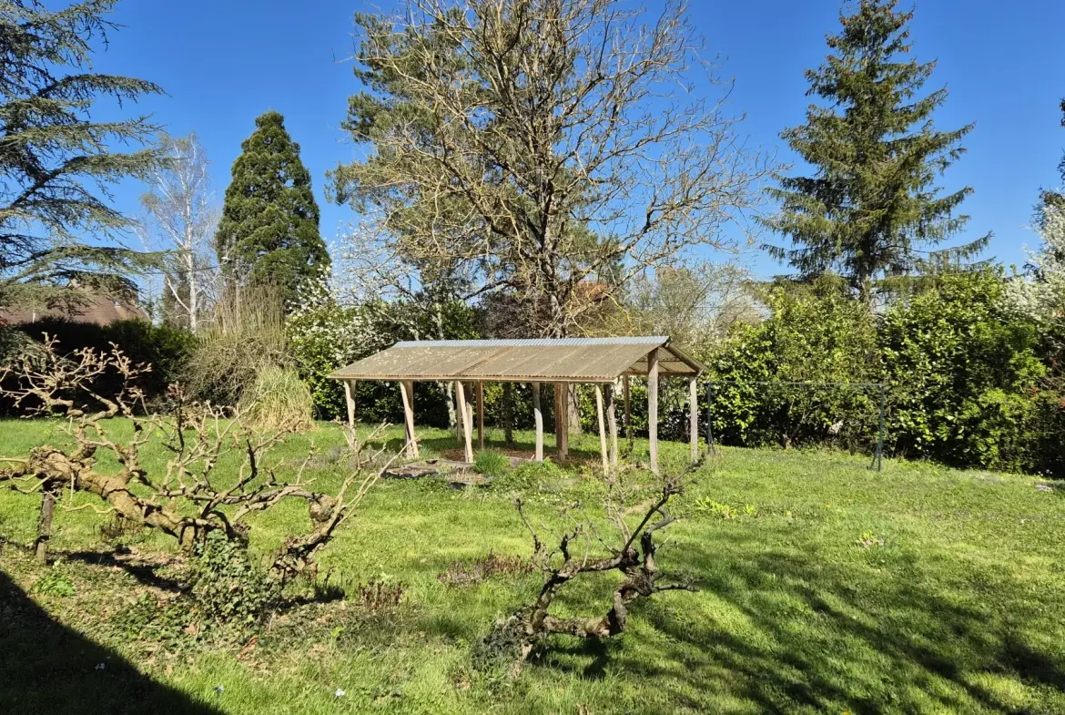 Maison traditionnelle à vendre à Chapelle-Voland avec dépendances et grand terrain 