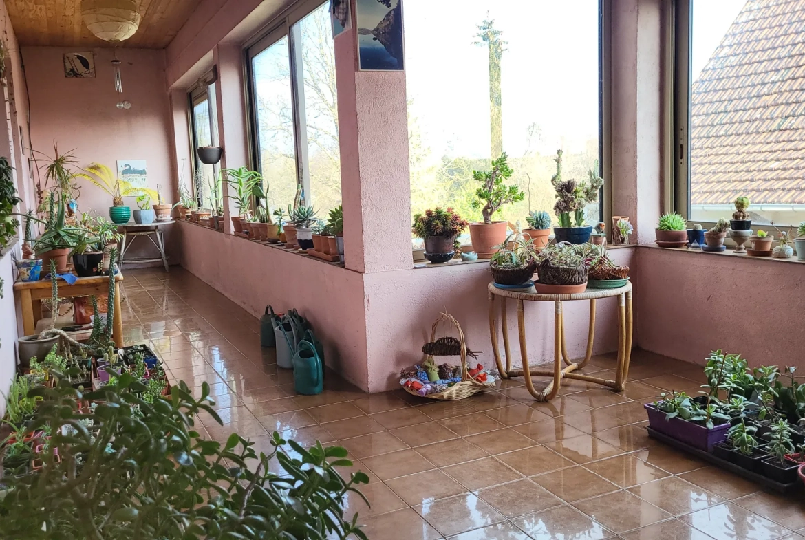 Maison traditionnelle à vendre à Chapelle-Voland avec dépendances et grand terrain 