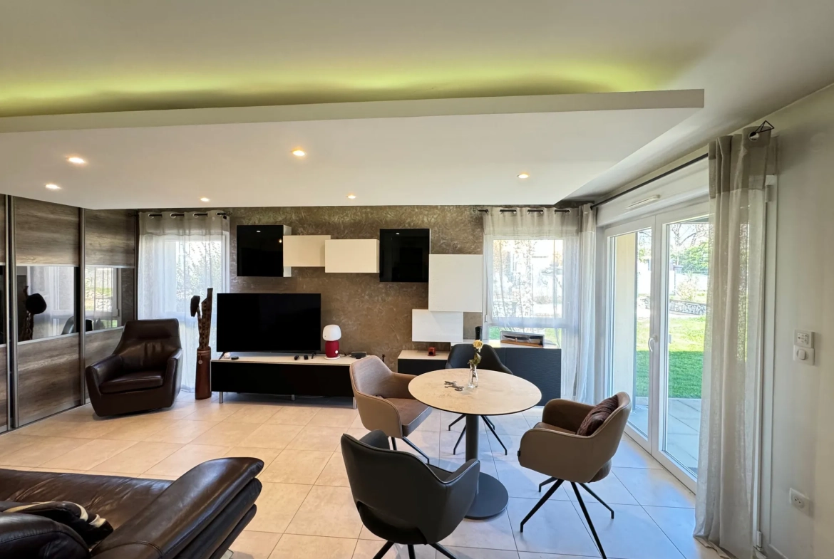 Magnifique duplex avec terrasse, jardin et garage double à Argiesans 