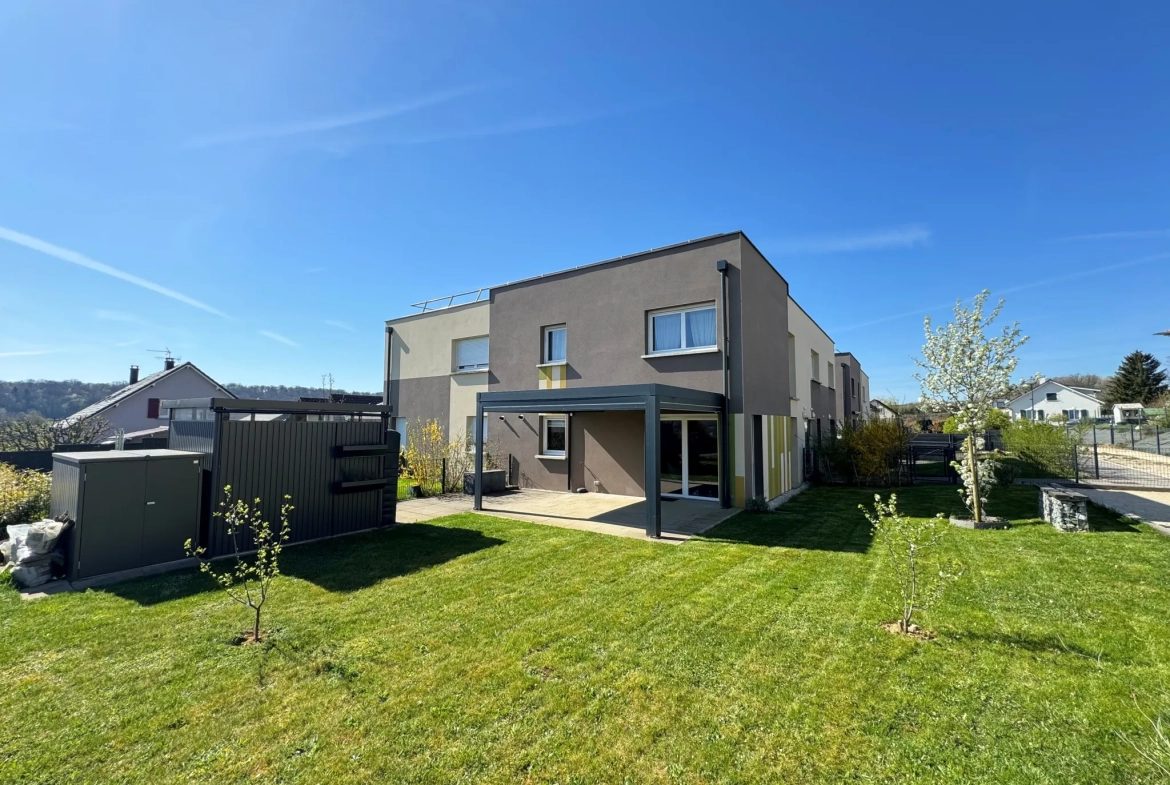 Magnifique duplex avec terrasse, jardin et garage double à Argiesans 