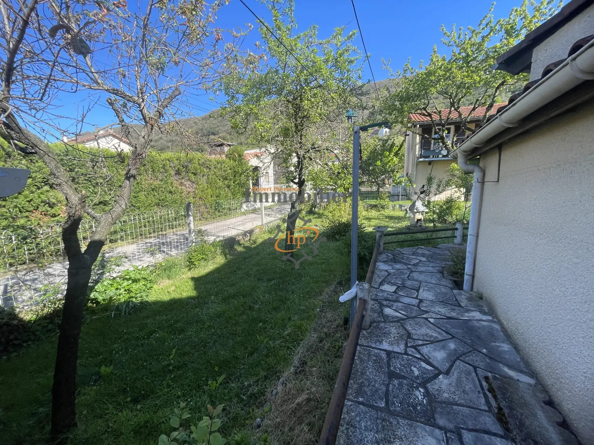 À vendre maison de plain-pied de 80 m² avec jardin à Saint Affrique 