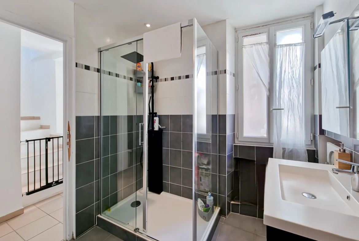 Charmante maison de village avec vue dégagée à Bonson - 97 m² 