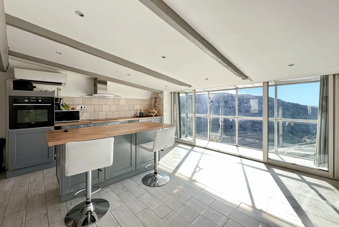 Charmante maison de village avec vue dégagée à Bonson - 97 m² 