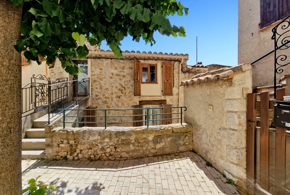 Charmante maison de village avec vue dégagée à Bonson - 97 m² 